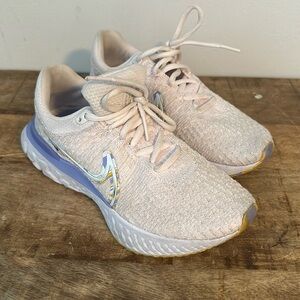 Nike Women's React Infinity Run Flyknit 3